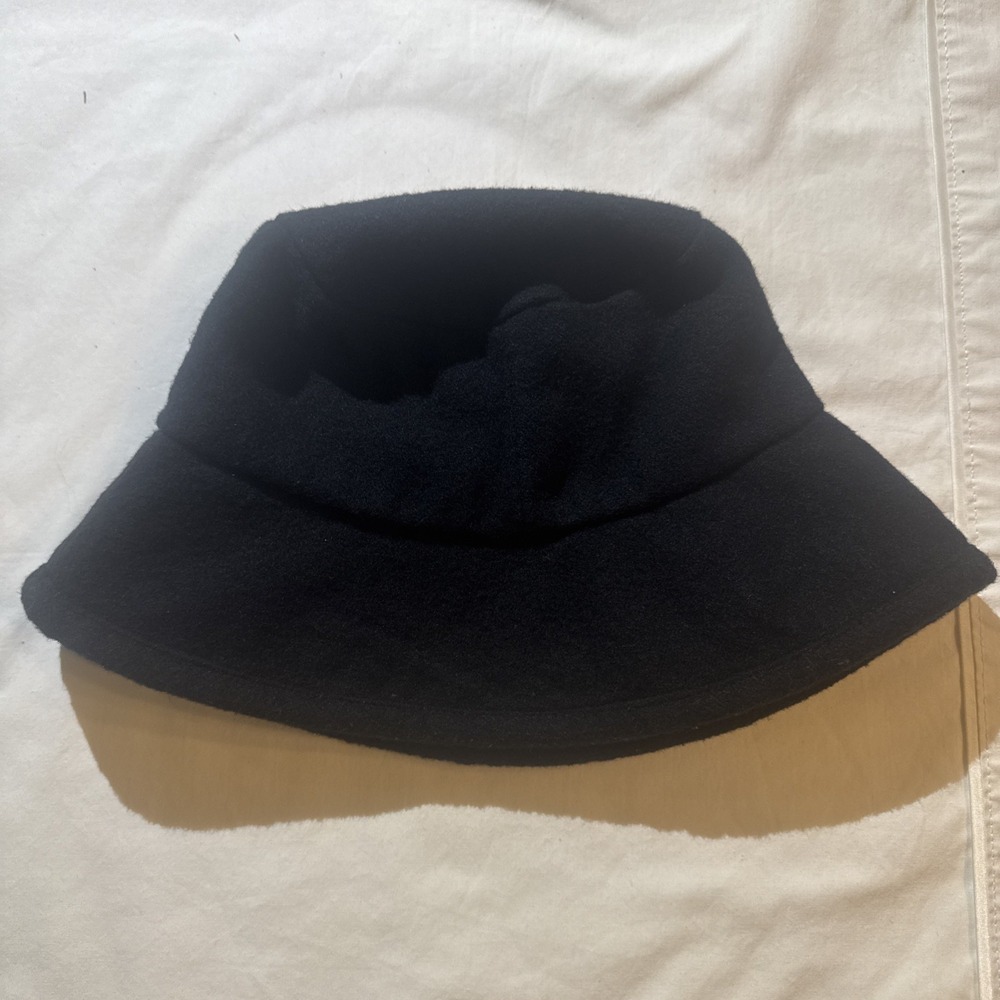 Gap Women's Black Fleece Vintage Bucket Hat Size S/M Wool Blend